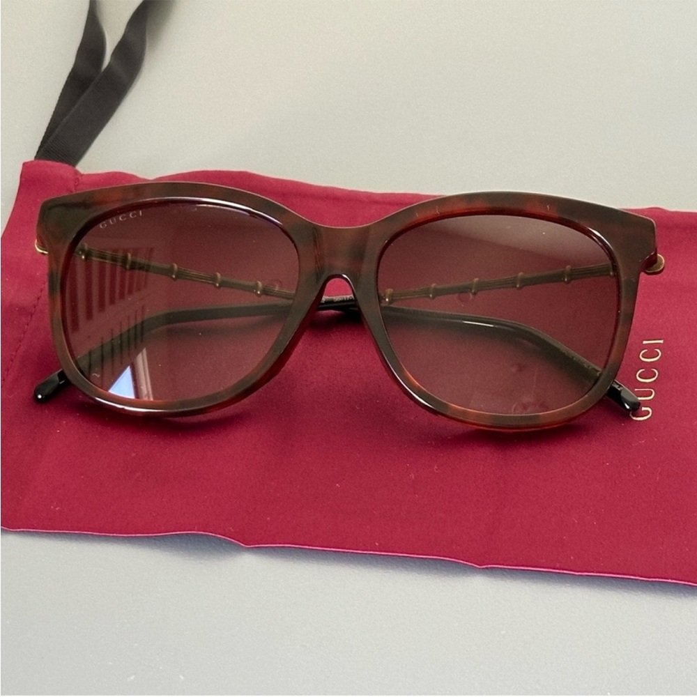 Authentic GUCCI GG Havana / Gold Bamboo Frame
Sunglasses GG0655SA Full Inclusion - Picture 3 of 10